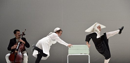 La montagna incantata e i suoi demoni contemporanei: lo spettacolo di archiviozeta La montagna incantata foto di Franco Guardascione