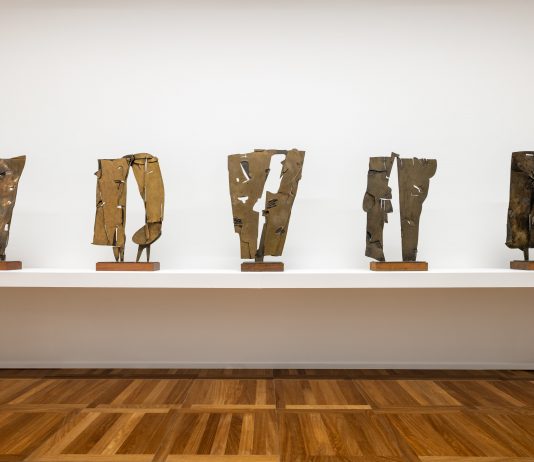 Scultura anti-monumentale: a Milano va in scena il “colloquio diabolico” di Consagra Pietro Consagra. Colloquio diabolico