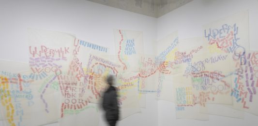 A Torino si celebra la poetica del non-finito di Giorgio Griffa giorgio griffa