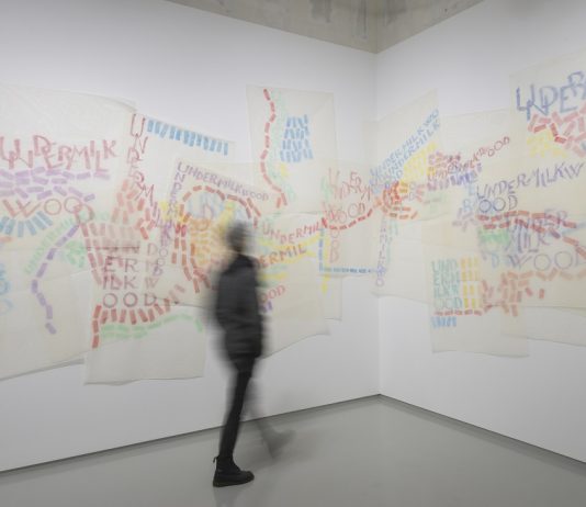 A Torino si celebra la poetica del non-finito di Giorgio Griffa giorgio griffa