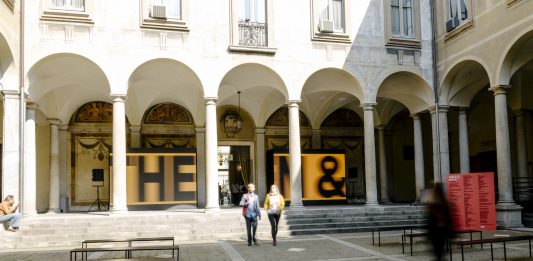 Shopology: Vogue Italia esplora la relazione tra shopping e design Vogue Italia