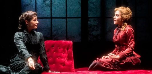 Anna Karenina, distruttrice di mondi: la riscrittura di Luca De Fusco Anna Karenina, regia di Luca De Fusco, ph. Antonio Parrinello