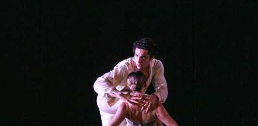 Minimalismo e sentimento, un trittico d’autore per il giovane Balletto di Parma