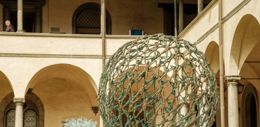 Humanitas di Andrea Roggi nel Complesso della Basilica di San Lorenzo