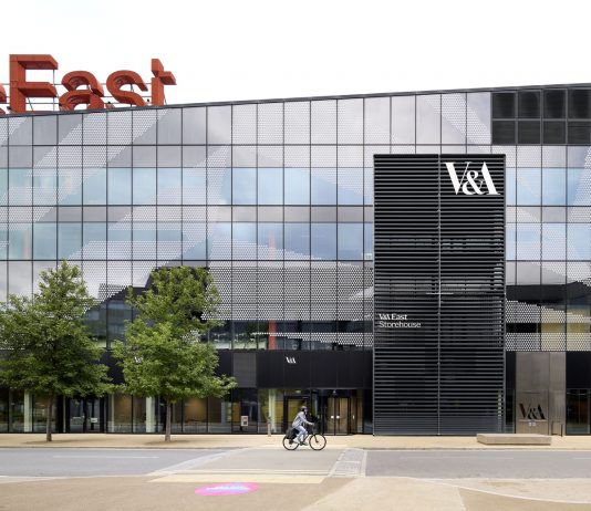 V&A East Storehouse: apre a Londra un nuovo modello di museo