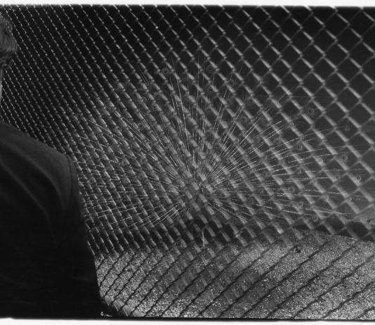 Un attimo da cui sfuggire: la poetica fotografica di Guido Guidi in mostra a Milano