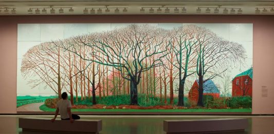 La grande mostra di David Hockney a Parigi ci porta dentro alla sua eterna primavera