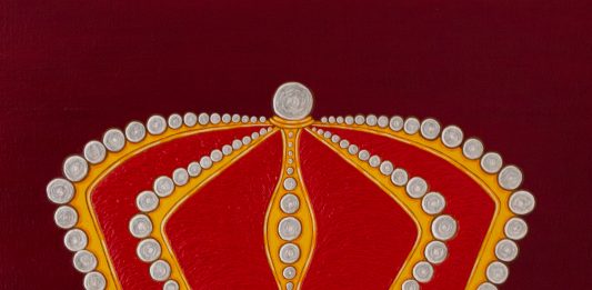 Amanda Panezo, l’energia della corona: la mostra all’Atelier Crespi