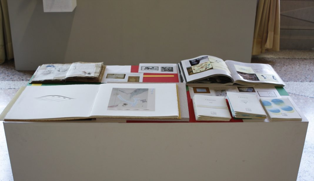 Arte racchiusa tra le pagine di un libro, veduta della mostra, Palazzo Bertazzoli, Bagnolo Mella, 2025