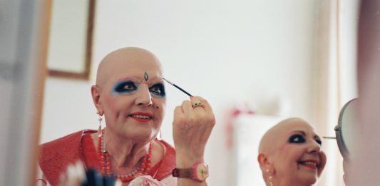 Addio EVA: morta la gemella dell’iconico duo artistico EVA & ADELE