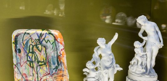 Santiago Cucullu: l’imperfetta bellezza del frammento in una doppia mostra a Napoli Santiago Cucullu, These Fragments I Have Shored Against My Ruins, veduta della mostra, Museo Civico Gaetano Filangieri, Napoli, 2025, courtesy Galleria Umberto Di Marino, ph. Danilo Donzelli