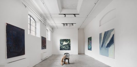 XXL: la prima mostra dello spazio FERTILE porta a Brescia artisti italiani e internazionali fertile