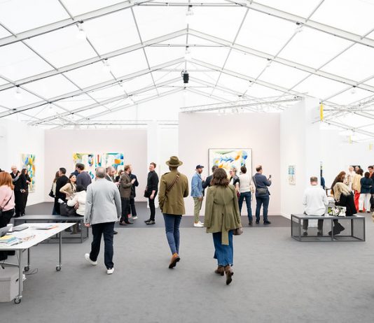 Ari Emanuel acquisirà Frieze entro la fine del 2025 Ari Emanuel frieze