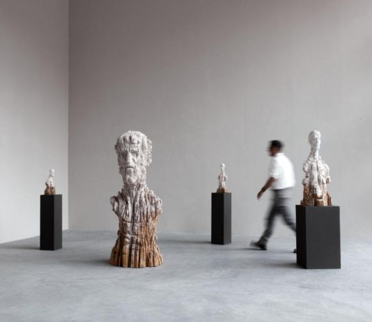 Christian Bolt, pensare con la terra: intervista all’artista svizzero Christian Bolt