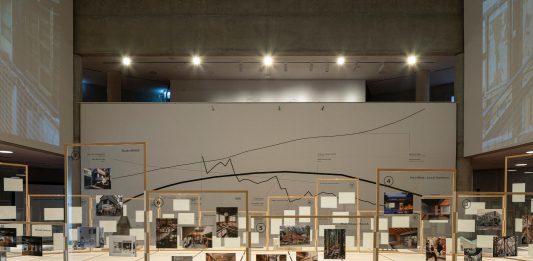 Il Teatro dell’architettura Mendrisio (TAM), fino al 5 ottobre, presenta due mostre dedicate alla scena architettonica internazionale