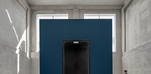 Come si dipinge la grandezza del nulla? La sfida di Thierry De Cordier a Milano NADA Thierry De Cordier