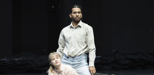 Piacevoli sorprese della danza internazionale al Festival Interplay di Torino INTERPLAY, SARAH BALTZINGER E ISAIAH WILSON (FR - LU), Ph Andrea Macchia