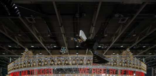 Mazzoleni presenta Marinella Senatore ad Art Basel Unlimited 2025