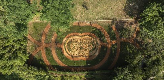 L’installazione di Maria Dompè a Villa Carlotta è un omaggio ai sogni delle donne