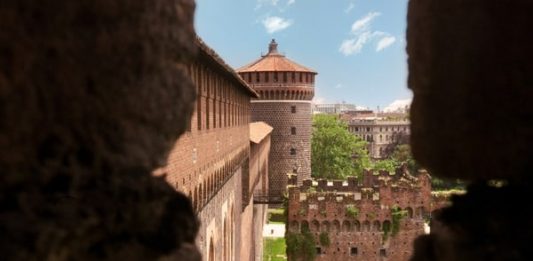 Sotterranei in giallo: delitto al Castello Il Castello Sforzesco di Milano è stato teatro di un delitto: chi è il colpevole? Scoprilo con noi!