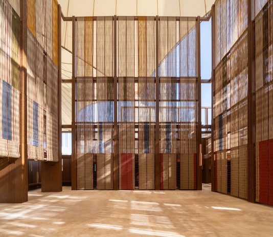 Spazi adattabili, temporanei e trascendenti: la mostra dell’AlMusalla Prize a Venezia