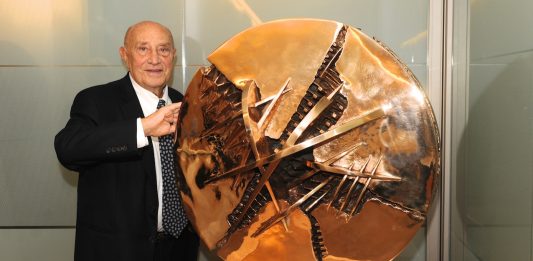 Addio ad Arnaldo Pomodoro. È morto il decano della scultura contemporanea