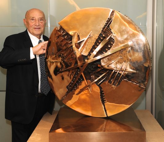 Addio ad Arnaldo Pomodoro. È morto il decano della scultura contemporanea