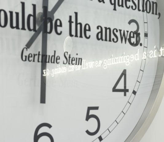 Il senso del tempo per Joseph Kosuth: opere dagli anni ’70 a oggi in mostra a Napoli