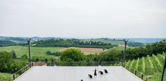 Prefiche: nella coreografia di Nnamdi Nwagwu, il lutto si fa danza