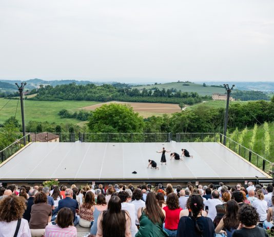 Prefiche: nella coreografia di Nnamdi Nwagwu, il lutto si fa danza