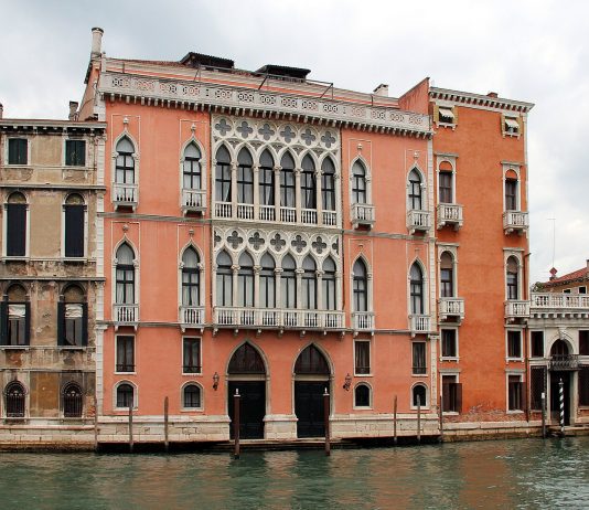 Venezia, Dries Van Noten trasforma Palazzo Pisani Moretta in spazio d’arte