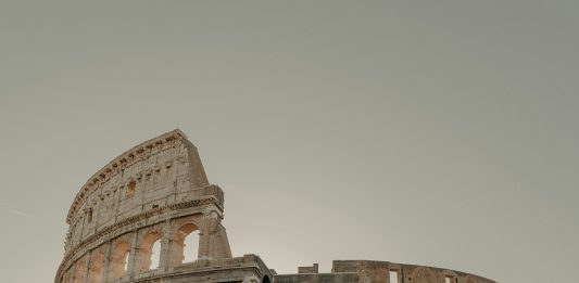 Come si diventa “superdirettori” in Italia? L’iter di selezione spiegato bene superdirettori