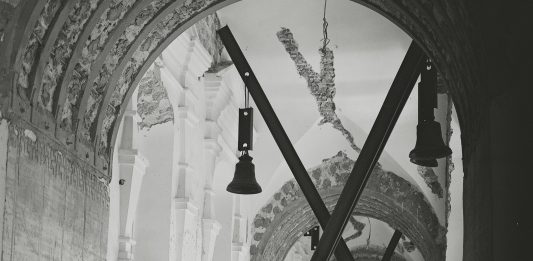 Un’opera storica di Jannis Kounellis torna a risuonare in Ucraina