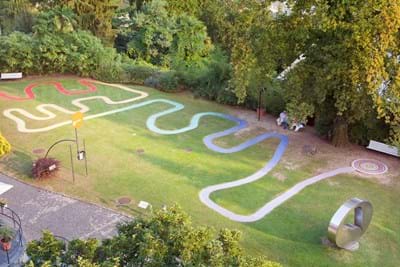 PRETENZIONE INTENZIONE – OBJECTS OF BEAUTY AND BEWILDERMENT FROM THE ARCHIVE OF HARALD SZEEMANN