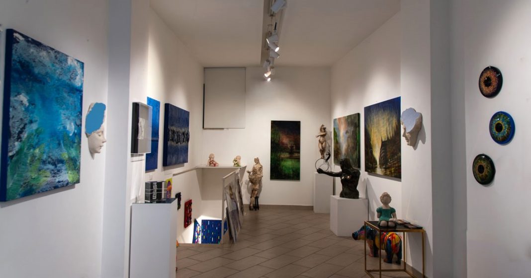 Time Spent Loving, veduta della mostra, SyArt Gallery, Sorrento, 2025