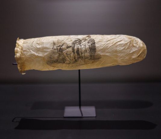 Al Rijksmuseum di Amsterdam, in mostra un antico preservativo decorato