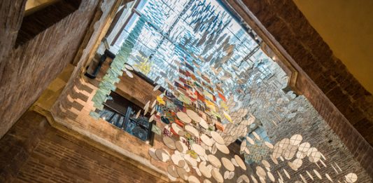 Path to the Sky di Jacob Hashimoto in mostra al Complesso Museale Santa Maria della Scala di Siena fino al 30 settembre