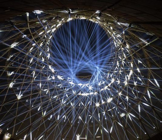 Quayola accende Videocittà 2025: arte, luce e sostenibilità al Gazometro di Roma