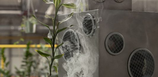 Cezary Poniatowski porta l’arte in fabbrica, con una scultura d’aria e acciaio Poniatowski premio casoli