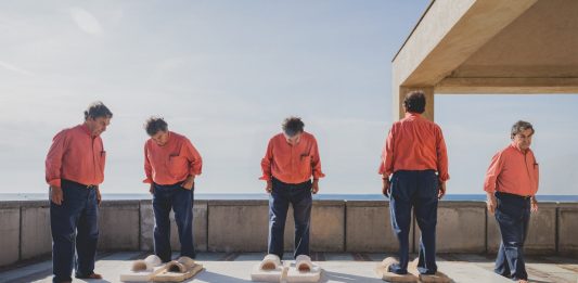 Per Franco Raggi, il superfluo è l’unica cosa che conta: la mostra diffusa a Savona