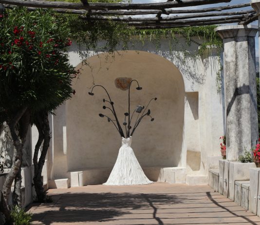 Anselm Kiefer a Ravello: le donne dell’antichità e il peso del mito a Villa Rufolo Anselm Kiefer, Le Donne dell’Antichità, Villa Rufolo, Ravello, 2025, ph. Danilo Donzelli