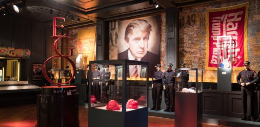 Un mausoleo per Trump? La proposta di Andres Serrano per la Biennale