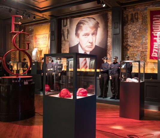Un mausoleo per Trump? La proposta di Andres Serrano per la Biennale
