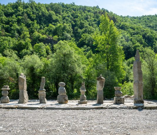 A Fanano, una nuova opera di Michele Ciacciofera ridisegna il paesaggio