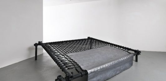 Gilberto Zorio torna a Castelbasso in provincia di Teramo con una mostra personale visibile in due sedi: Palazzo De Sanctis e Palazzo Clemente