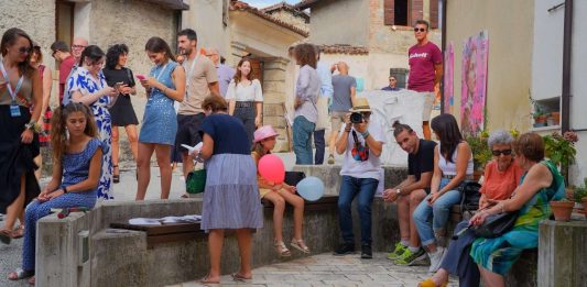 COR – SPAZI PUBBLICI PALPITANTI Un progetto di riqualificazione sociale e culturale per il borgo di Fratta di Tarzo in provincia di Treviso