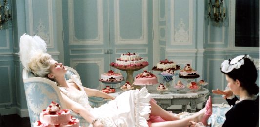 Al V&A una grande mostra su Maria Antonietta racconta lo stile iconico ed eterno della regina Maria Antonietta V&A