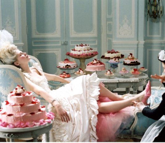 Al V&A una grande mostra su Maria Antonietta racconta lo stile iconico ed eterno della regina Maria Antonietta V&A