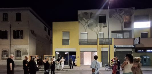 It’s hard noise, il nuovo spazio di Cremona riunisce le voci dalla Palestina EndlessHopeEndlessSky, Veduta dell'installazione, It’s hard noise, Cremona, 2025