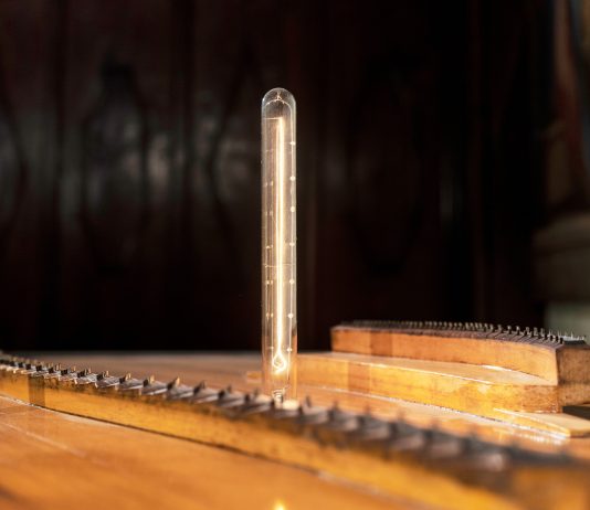 ‘Soundborders’: il muto dialogo di Jacopo Mazzonelli illumina la Cappella dei Notai a Verona